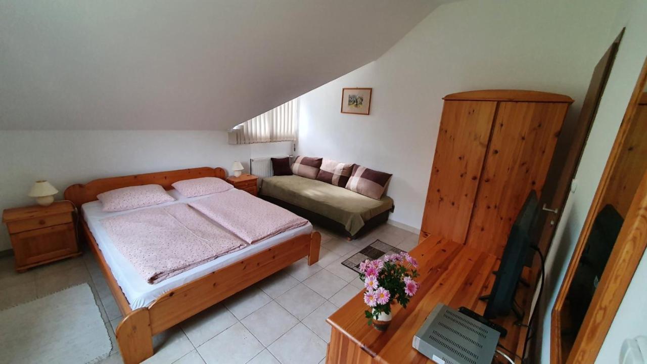 Borkuti Panzio Es Apartman Balatonszárszó Exteriér fotografie