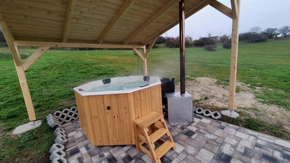 Borkuti Panzio Es Apartman Balatonszárszó Exteriér fotografie